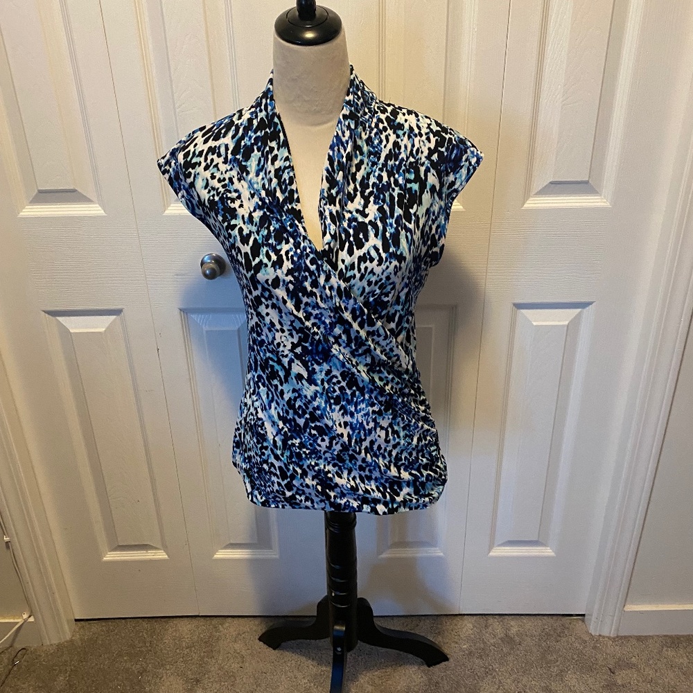 Chaus size M animal print shirt